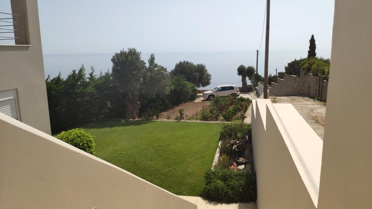 Villa With Aegean Views Akhladherí Dış mekan fotoğraf
