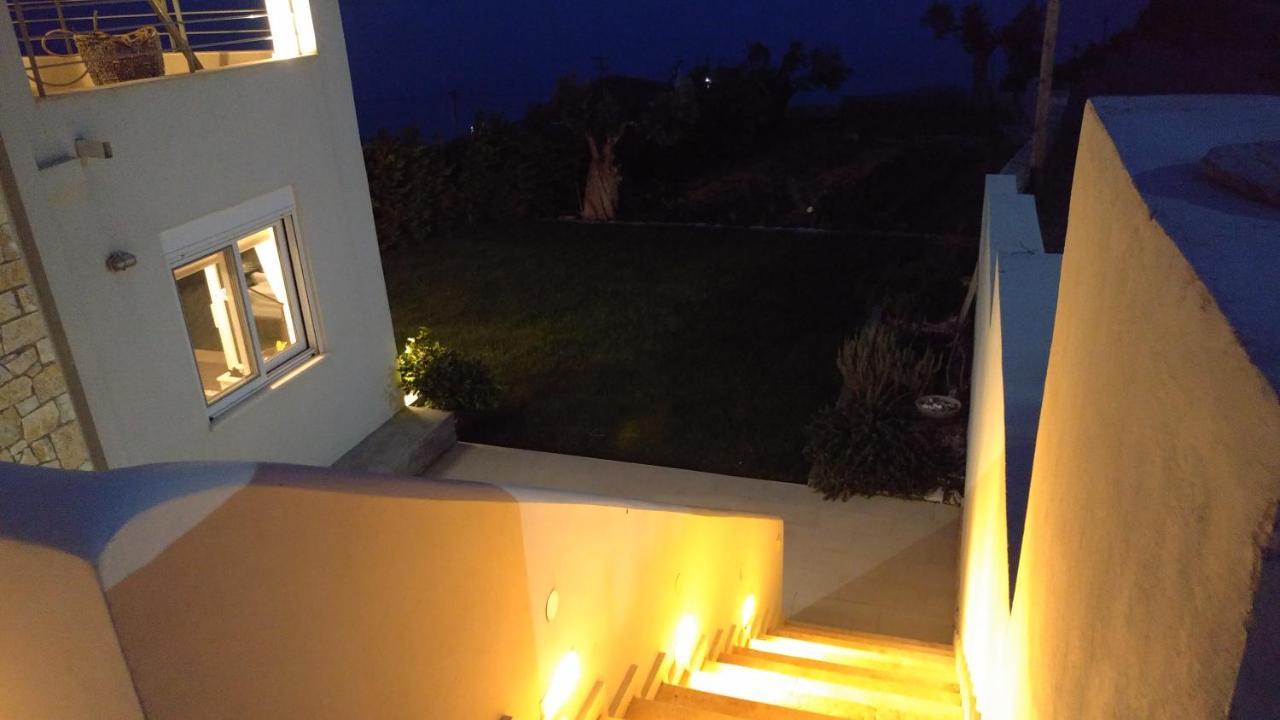 Villa With Aegean Views Akhladherí Dış mekan fotoğraf