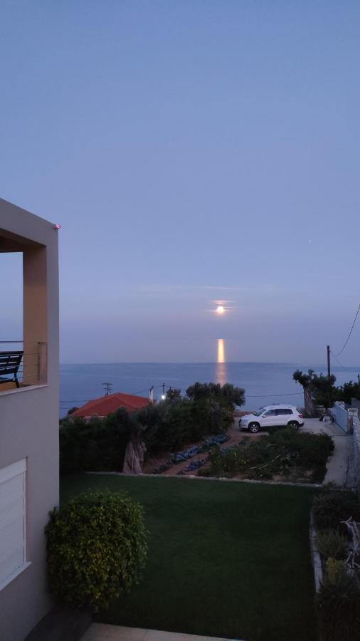 Villa With Aegean Views Akhladherí Dış mekan fotoğraf